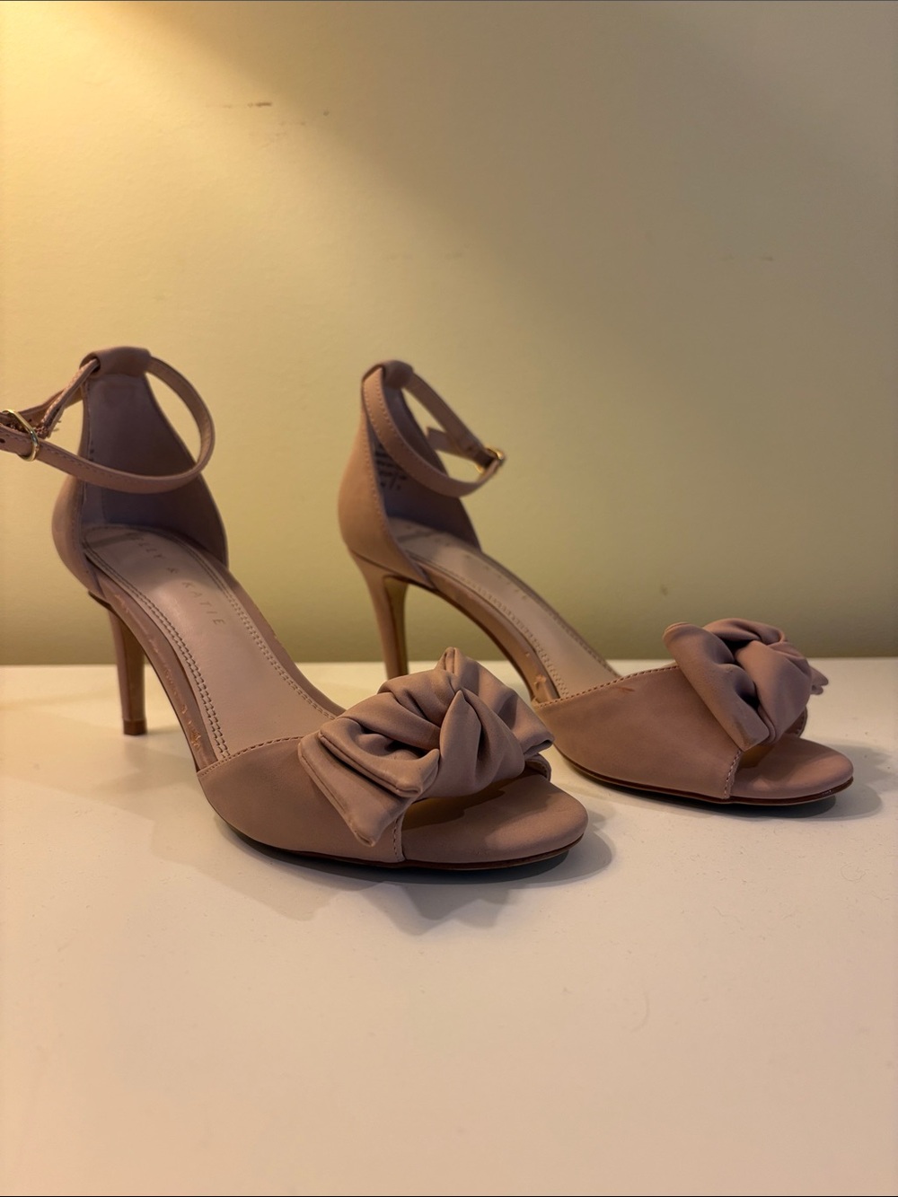 Kelly & Katie Blush Knot-Front Ankle-Strap Heels Size 6